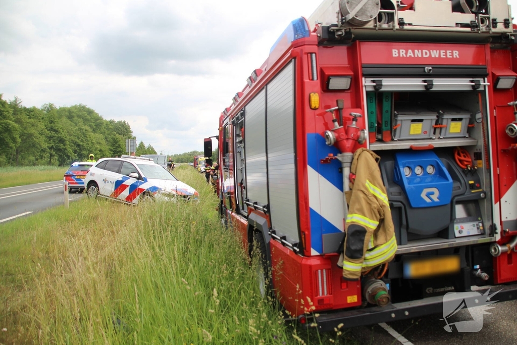 Bestelbusje komt te water, bestuurder gereanimeerd