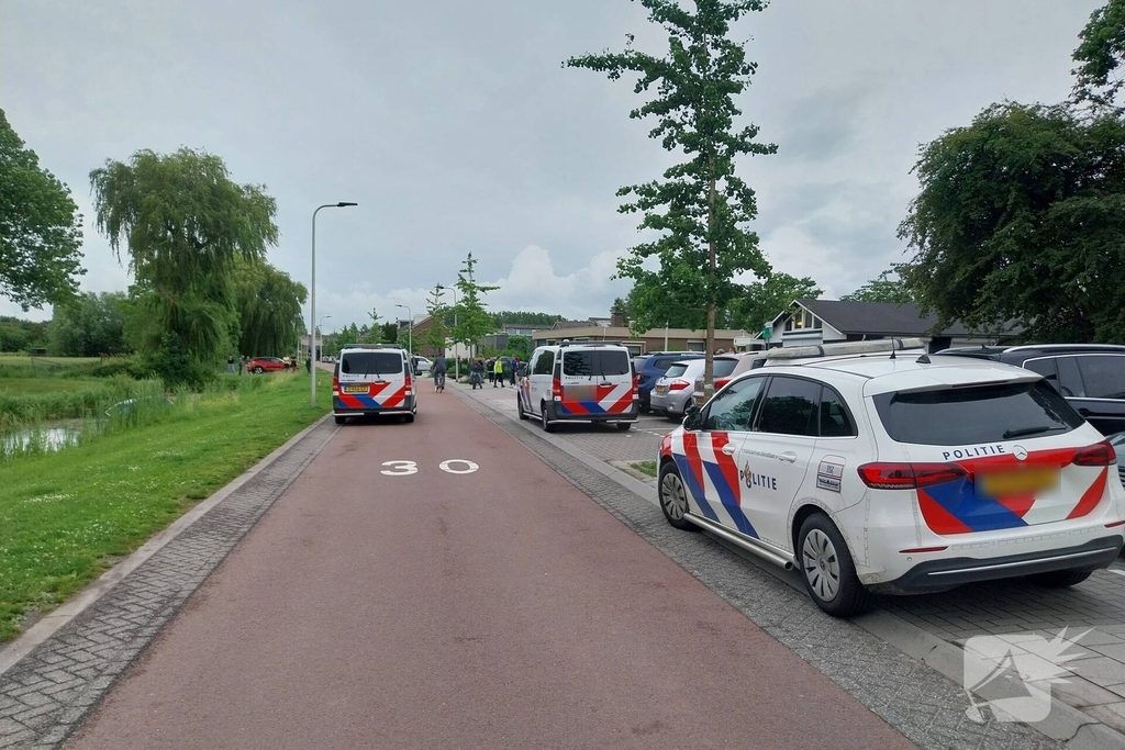 Geen gewonden bij voertuig te water