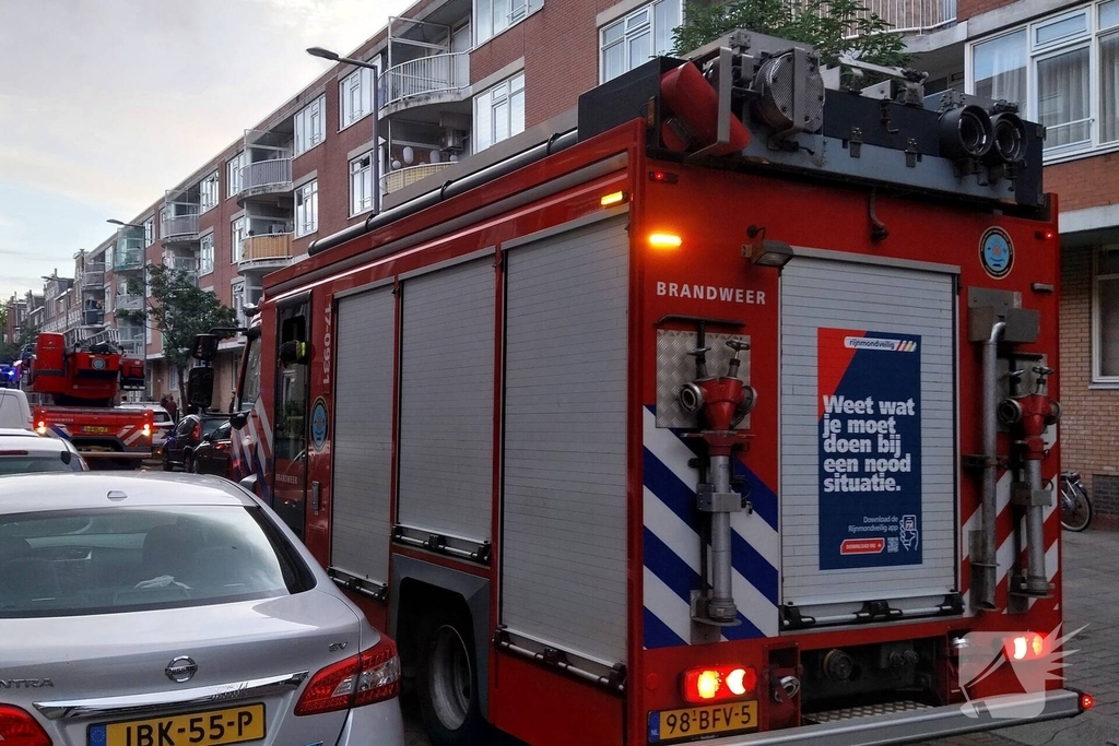 Gebouwbrand veroorzaakt sterke rooklucht