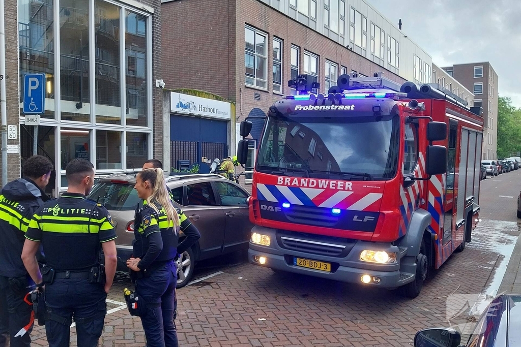 Gebouwbrand veroorzaakt sterke rooklucht