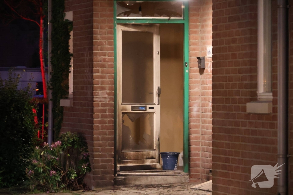 Explosie bij woning zorgt voor grote schade
