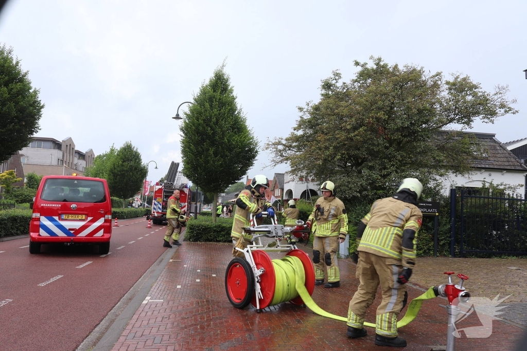 Brand op dak van woning