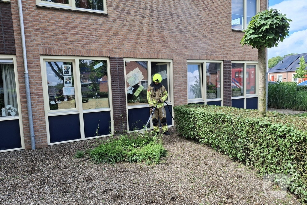 Brand in prullenbak geblust