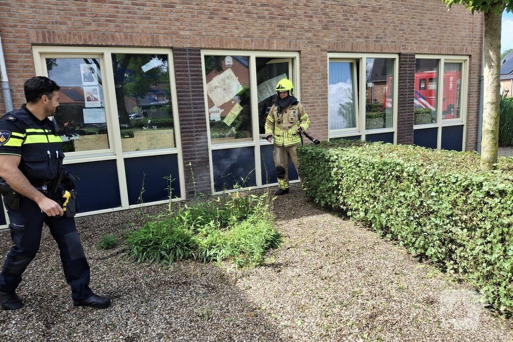 Brand in prullenbak geblust