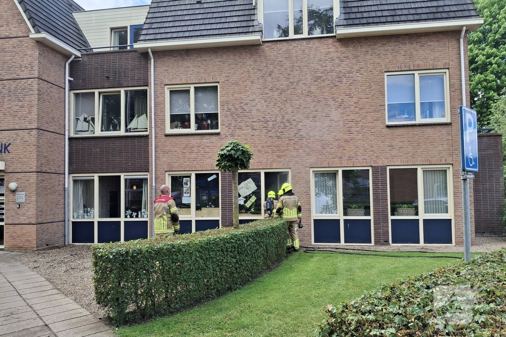 Brand in prullenbak geblust