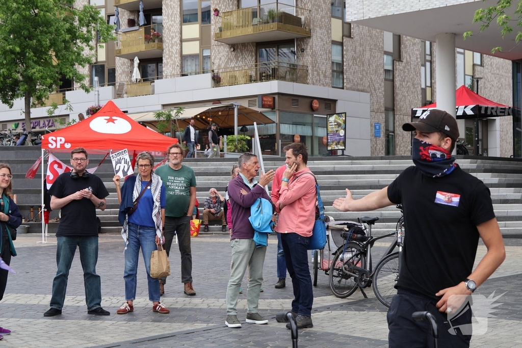 Demonstratie trekt veel aandacht