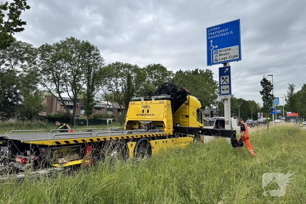 Voertuig te water na botsing