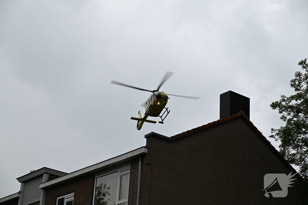 Traumahelikopter landt tussen flats door medisch incident
