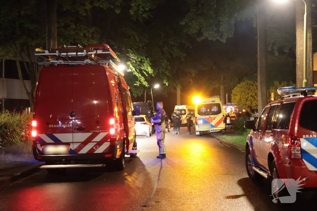 Hulpdiensten zoeken naar persoon te water