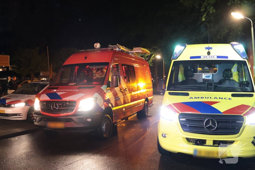 Hulpdiensten zoeken naar persoon te water