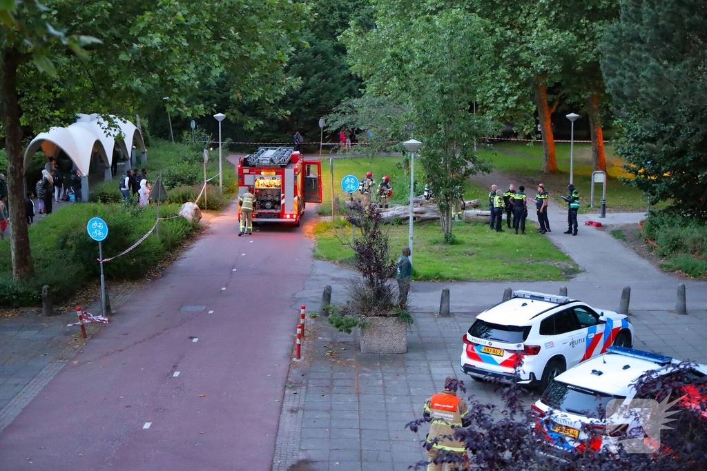 Brand in appartement leidt tot ontruiming van flatgebouw
