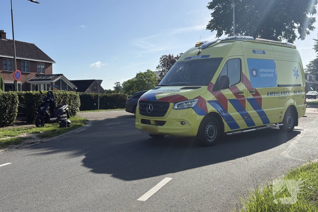 Scooterrijder betrokken bij aanrijding met auto