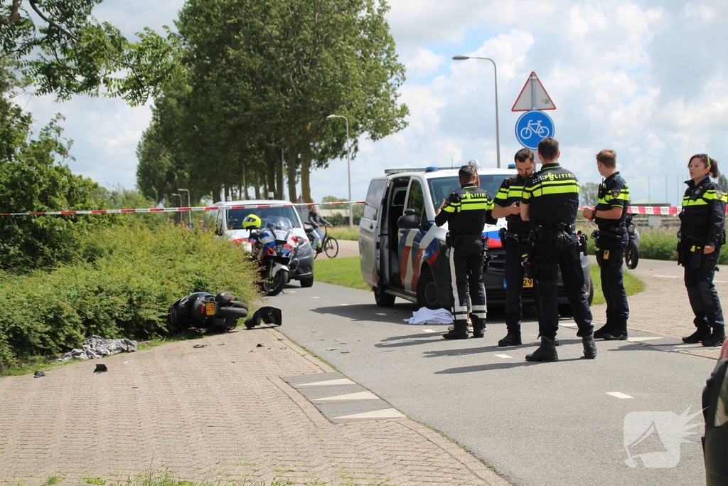 Zwaar ongeval met gewonden na aanrijding tussen scooter en auto