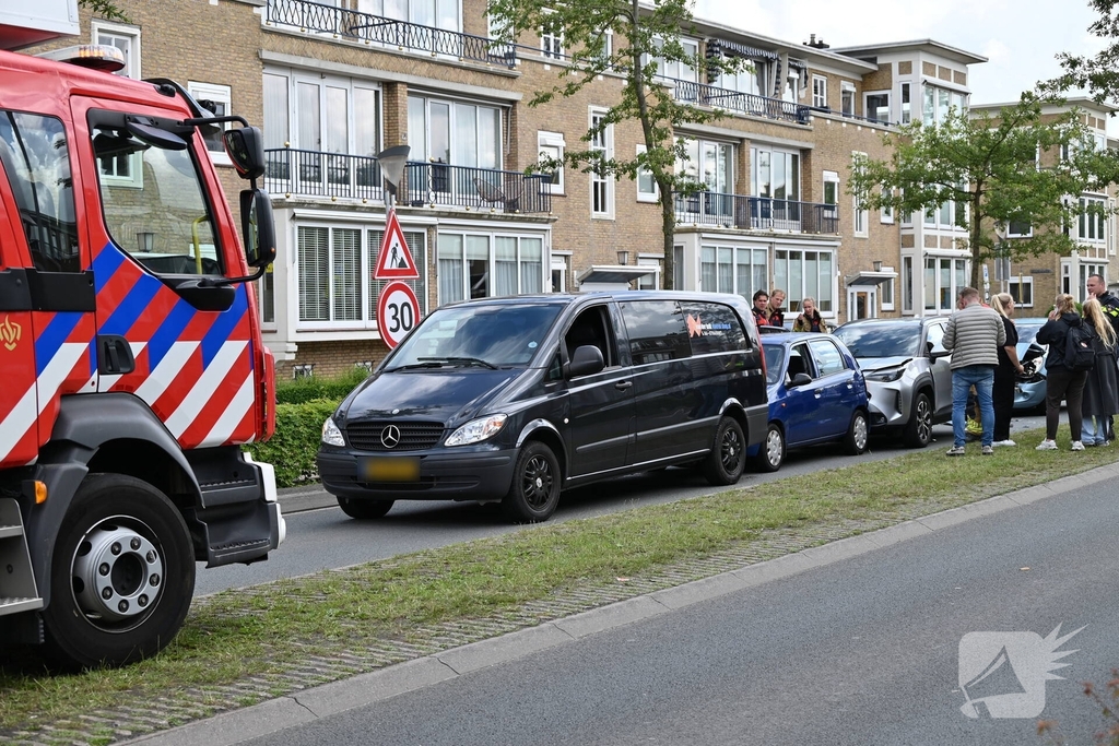 Vier auto's betrokken bij kop-staartbotsing