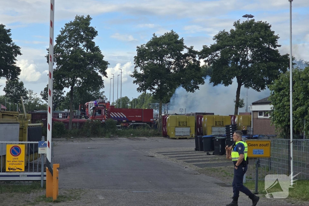 Brand in container bij milieustraat