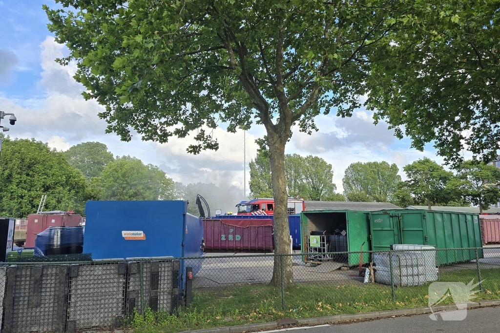 Brand in container bij milieustraat