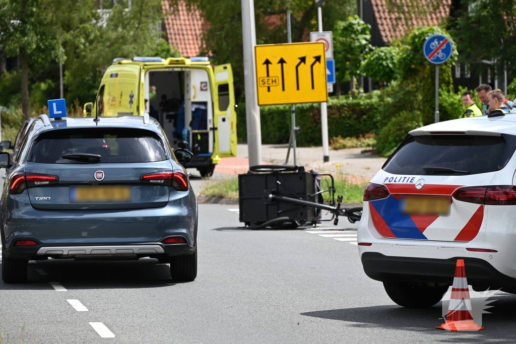 Aanrijding tussen bestelbus en bakfiets