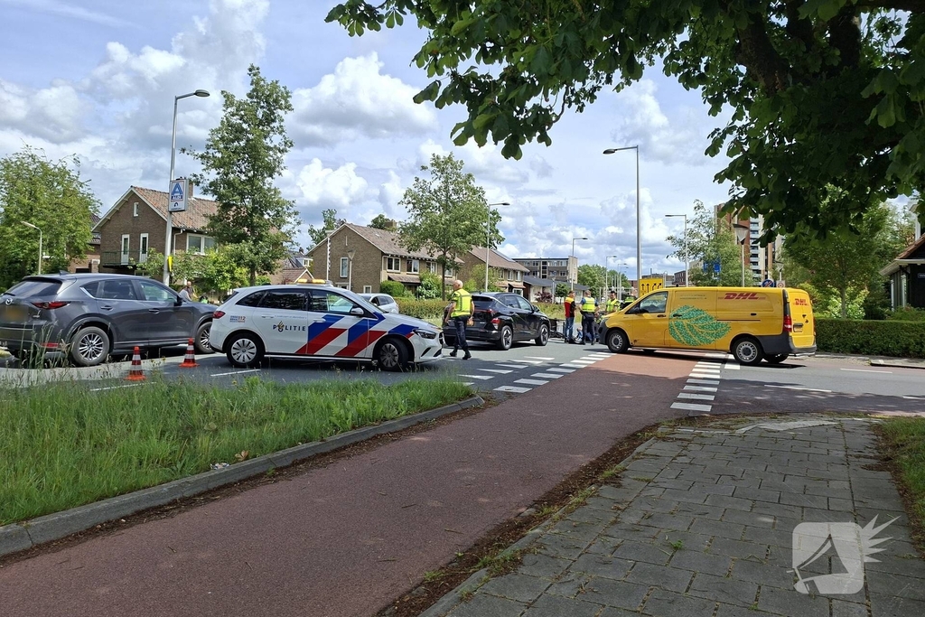 Aanrijding tussen bestelbus en bakfiets