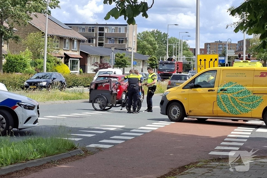 Aanrijding tussen bestelbus en bakfiets