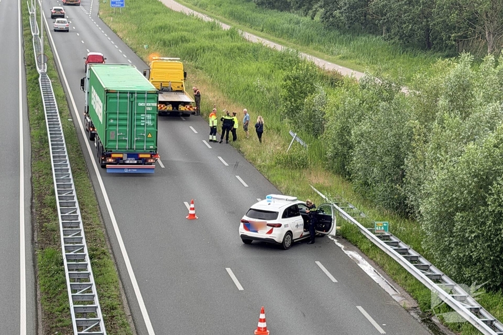 Auto belandt in sloot na ongeval