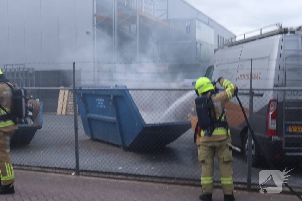 Flinke rookontwikkeling bij containerbrand