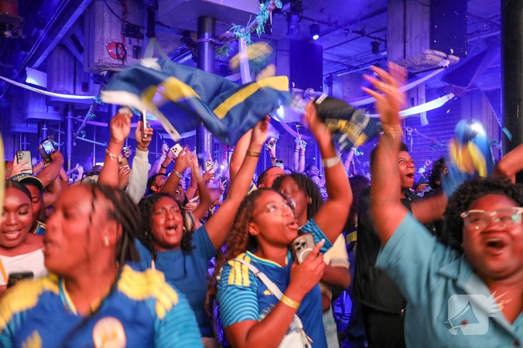 Massale drukte bij WK duel Curaçao op grote schermen