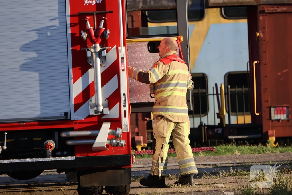 Brandweer onderzoekt rookontwikkeling op spoor