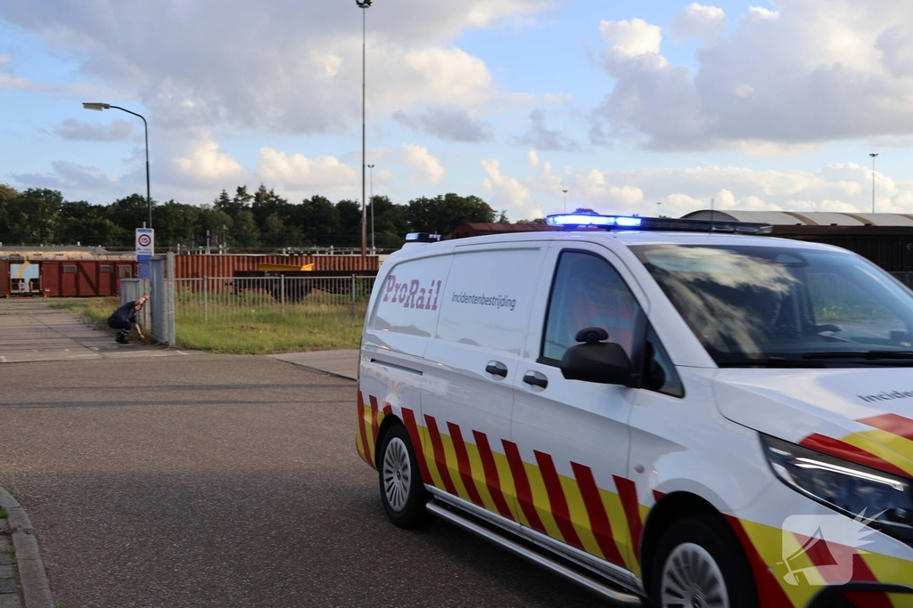 Brandweer onderzoekt rookontwikkeling op spoor
