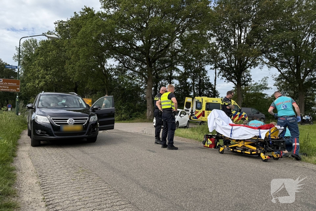 Fietsers betrokken bij aanrijding met auto