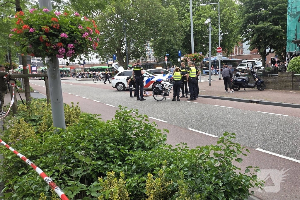 Flinke verkeershinder na ongeval tussen fietser en scooterrijder