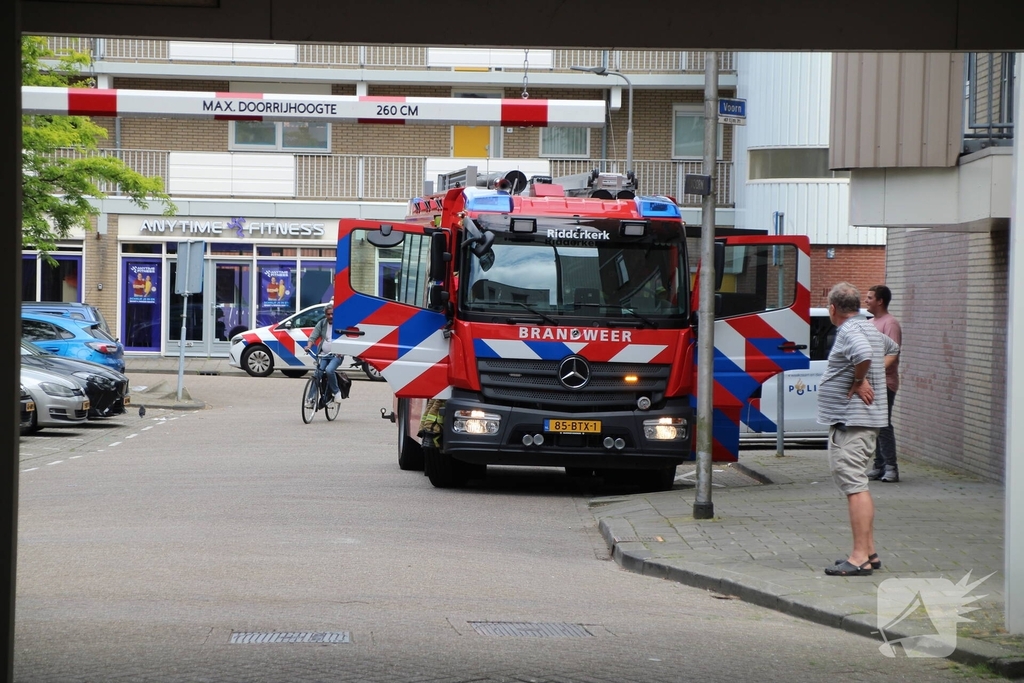Brand in winkel veroorzaakt rookontwikkeling