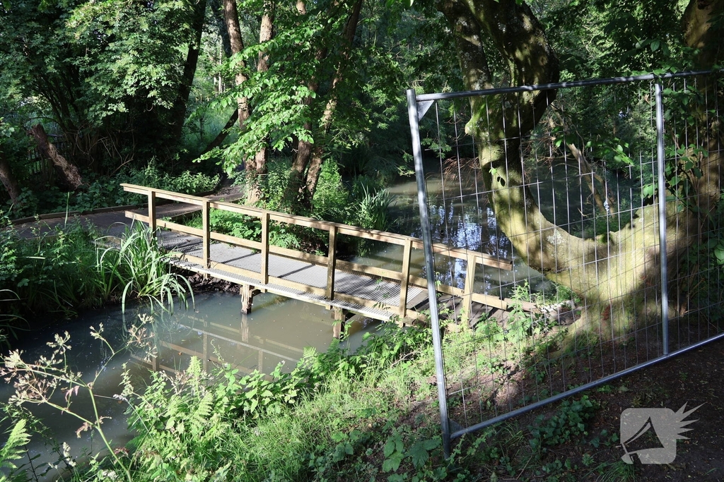 Wandelaars stuiten op afgesloten natuurgebied