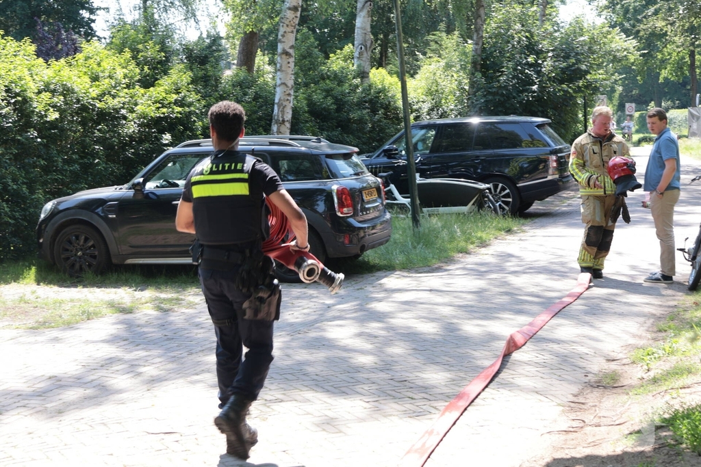 Brand op dak woning snel geblust