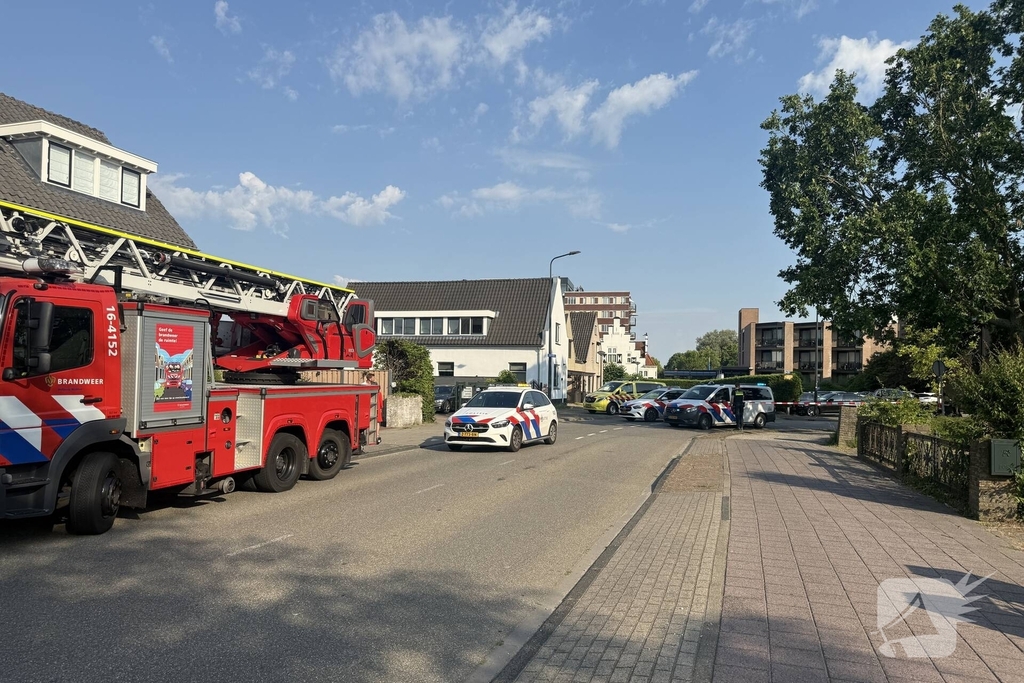 Vrouw raakt zwaargewond in rivier, hulpdiensten groots ingezet