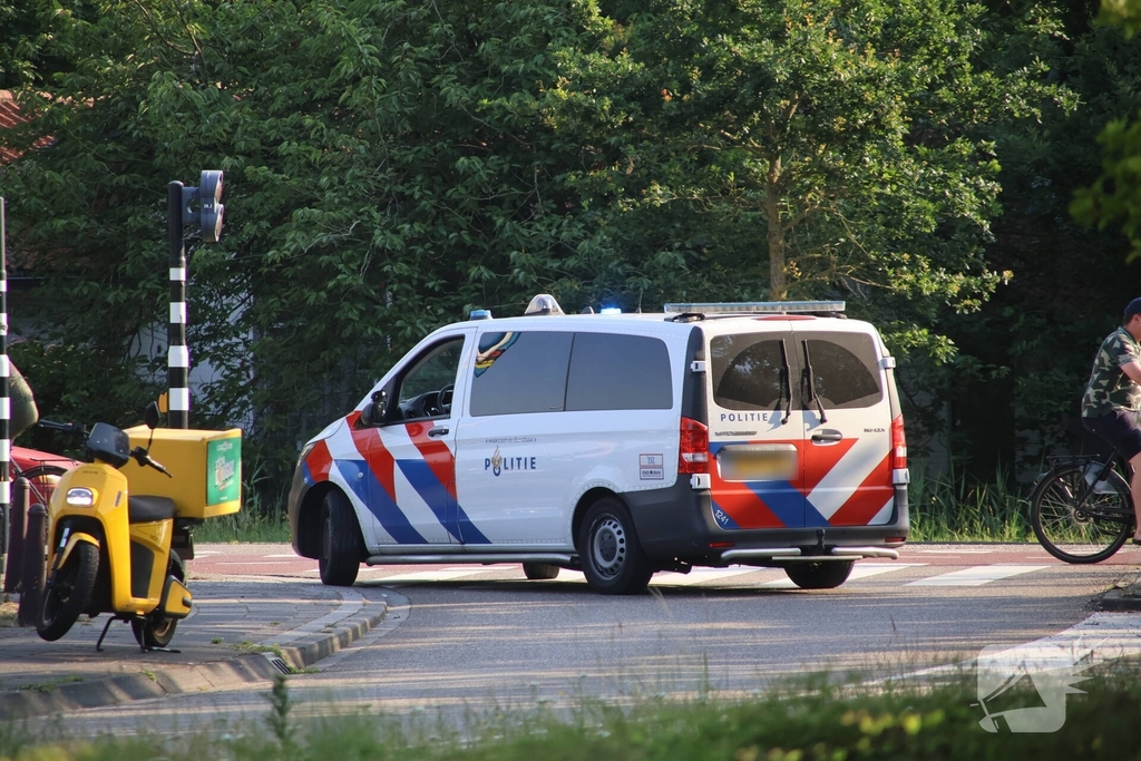 Vrouw raakt zwaargewond in rivier, hulpdiensten groots ingezet