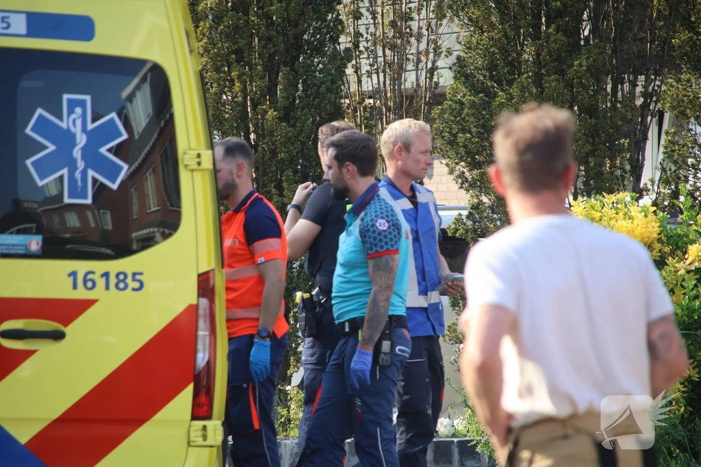 Vrouw raakt zwaargewond in rivier, hulpdiensten groots ingezet