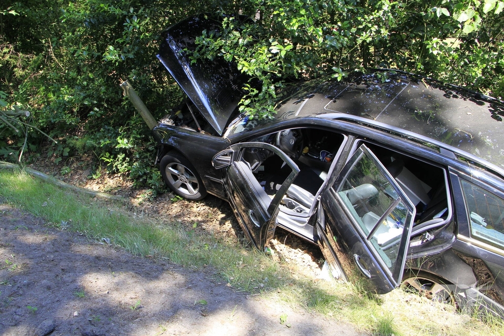 Ongeval met auto en bestelbus zonder gewonden