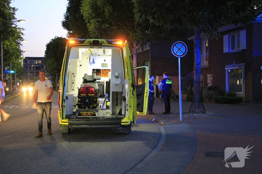 Voetganger zwaargewond na aanrijding met scooter