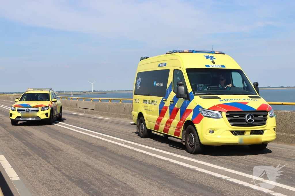 Vier voertuigen betrokken bij kop-staartbotsing op Zeelandbrug