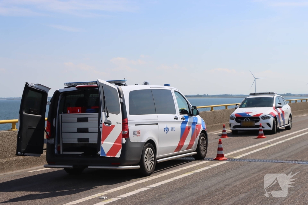 Vier voertuigen betrokken bij kop-staartbotsing op Zeelandbrug