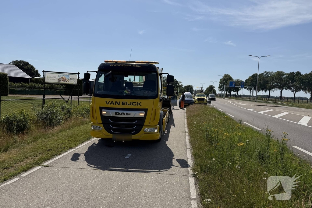 Botsing tussen twee voertuigen leidt tot schade