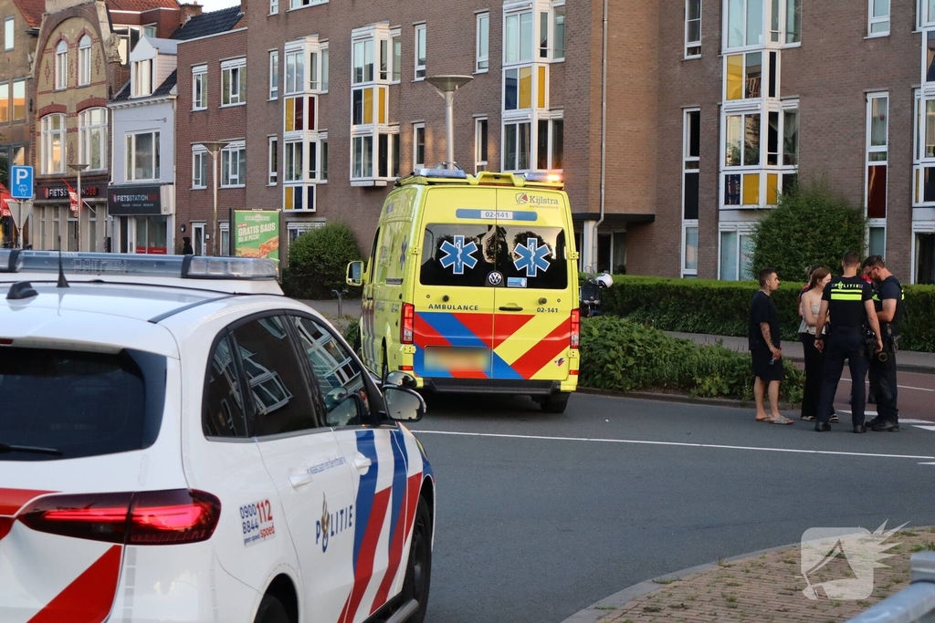 Automobilist en fietser botsen tegen elkaar