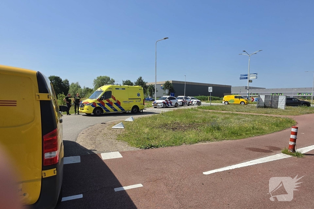 Ongeval tussen bestelbus en scooter