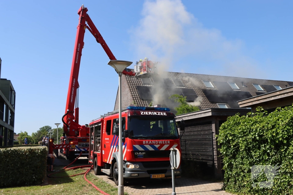 Bewoner nagekeken na uitslaande woningbrand