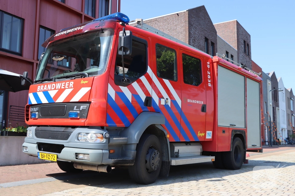 Bewoner nagekeken na uitslaande woningbrand