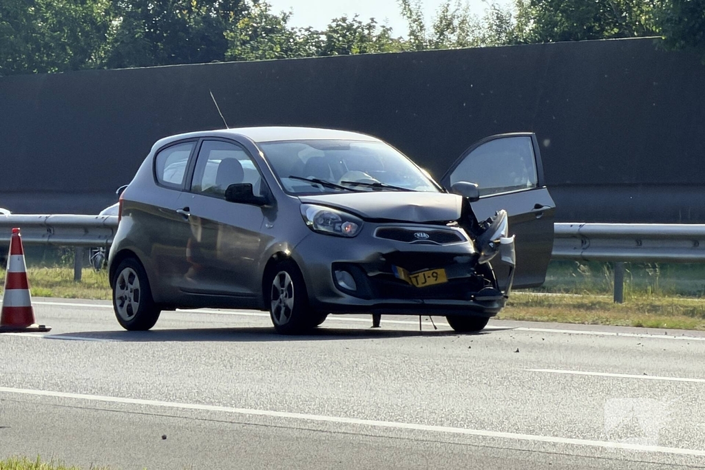 Aanrijding op drukke weg zonder gewonden
