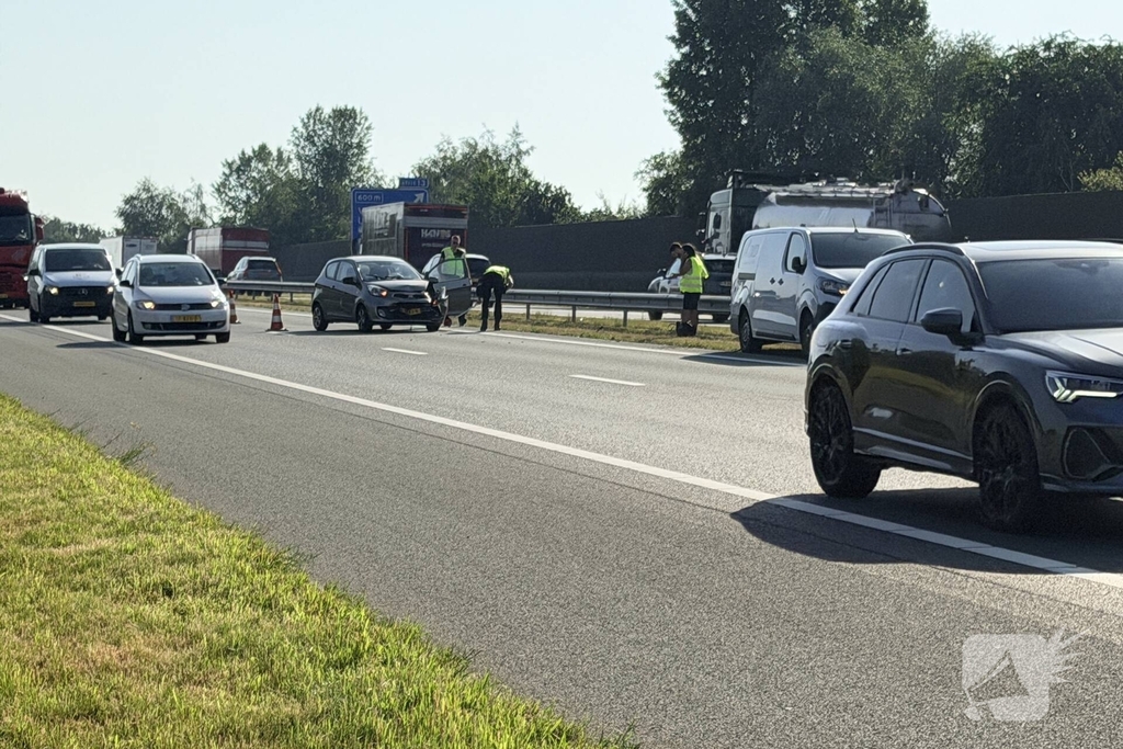 Aanrijding op drukke weg zonder gewonden