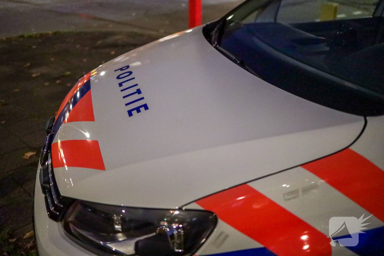 Man verwondt zichzelf mogelijk met wapen, Markgraaflaan in Vlaardingen