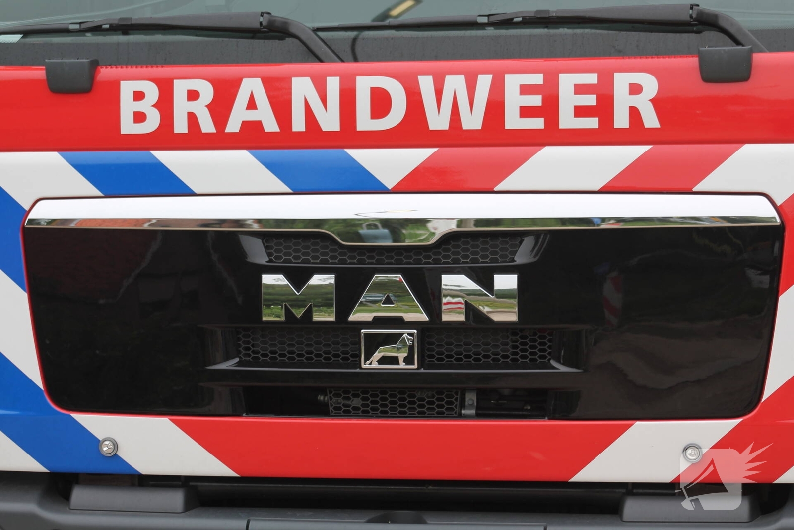 Gewonde bij brand in woning, Kerkstraat in Buitenpost