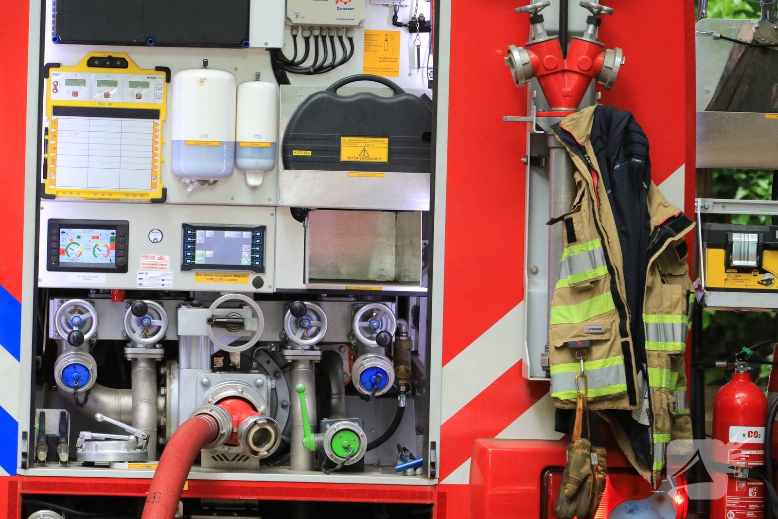 Veel schade na brand in tuinhuis, Hammerweg in Vriezenveen